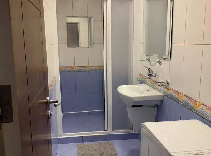 Grey דירה וארנה